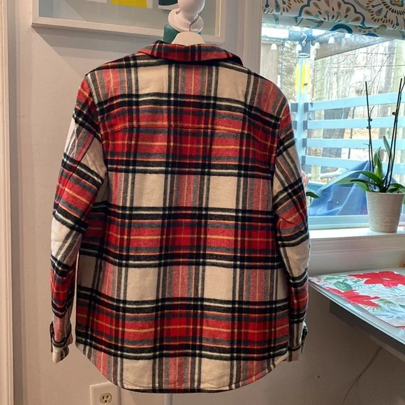 Plaid Quilted Shirt Jacket 🎄